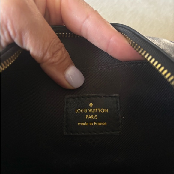 Louis Vuitton over the moon - Picture 9 of 11